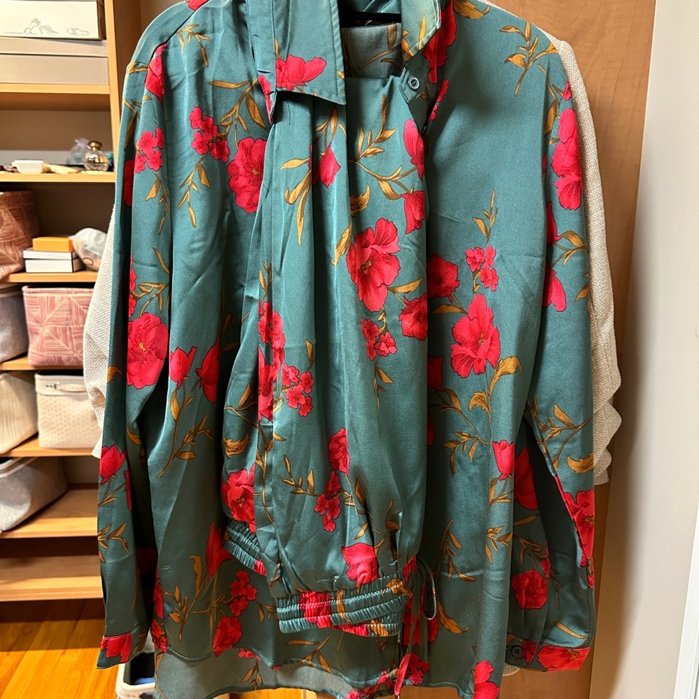 Floral cigarette pant matching blouse set - Picture 4 of 6